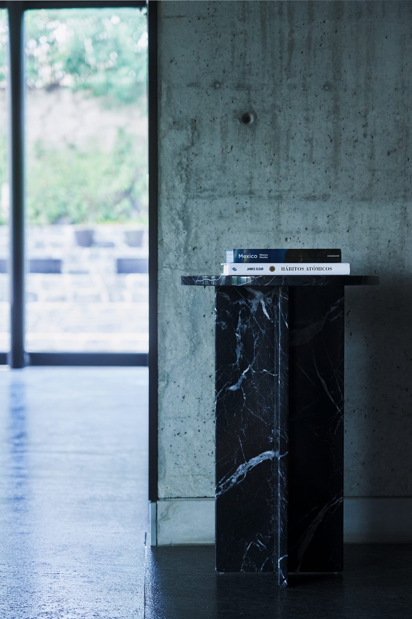 mediator_table_black_marble