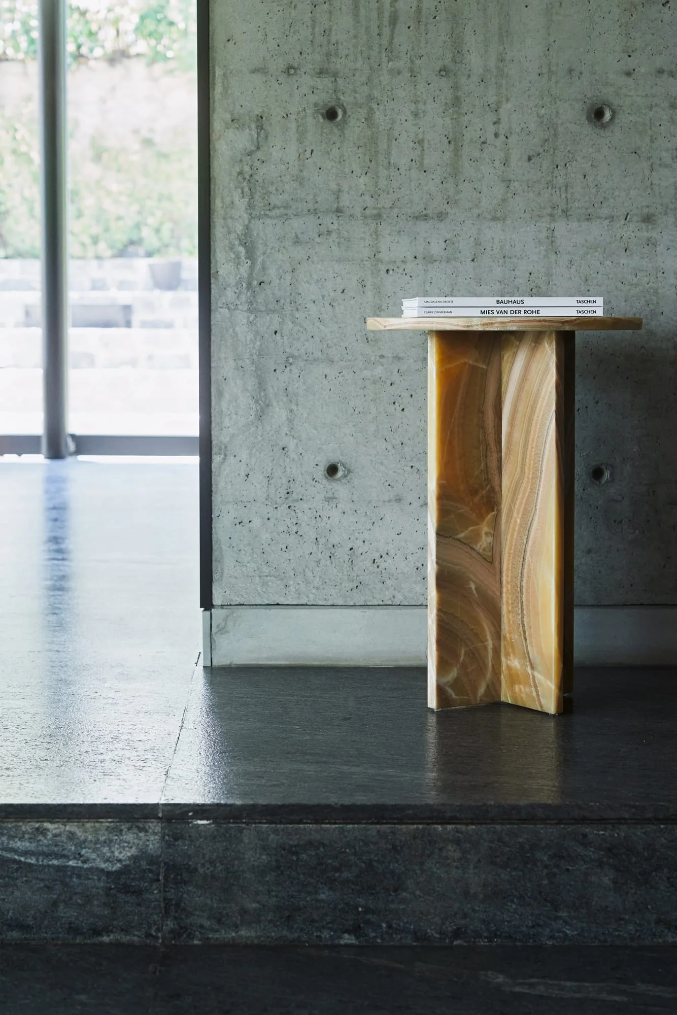 mediator_table_miel_onyx