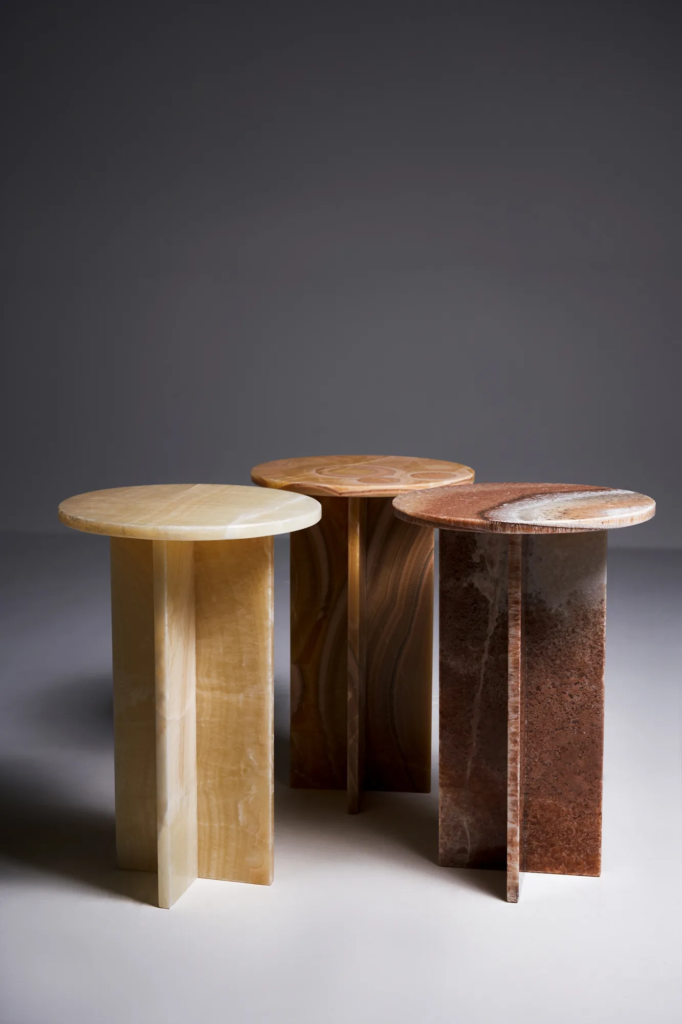 mediator_table_white_onyx