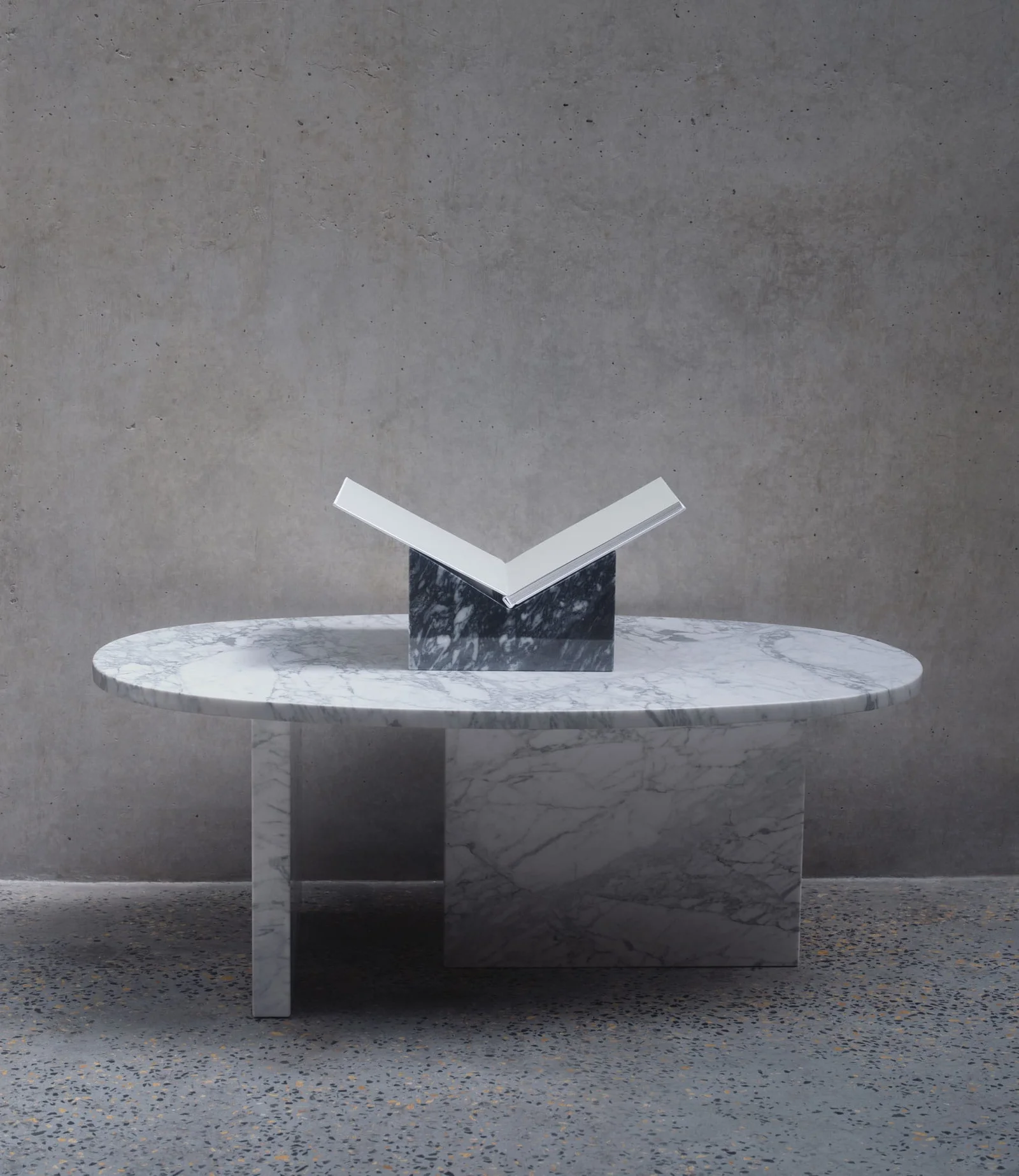 Buchstaender-Marmor-Negro-2