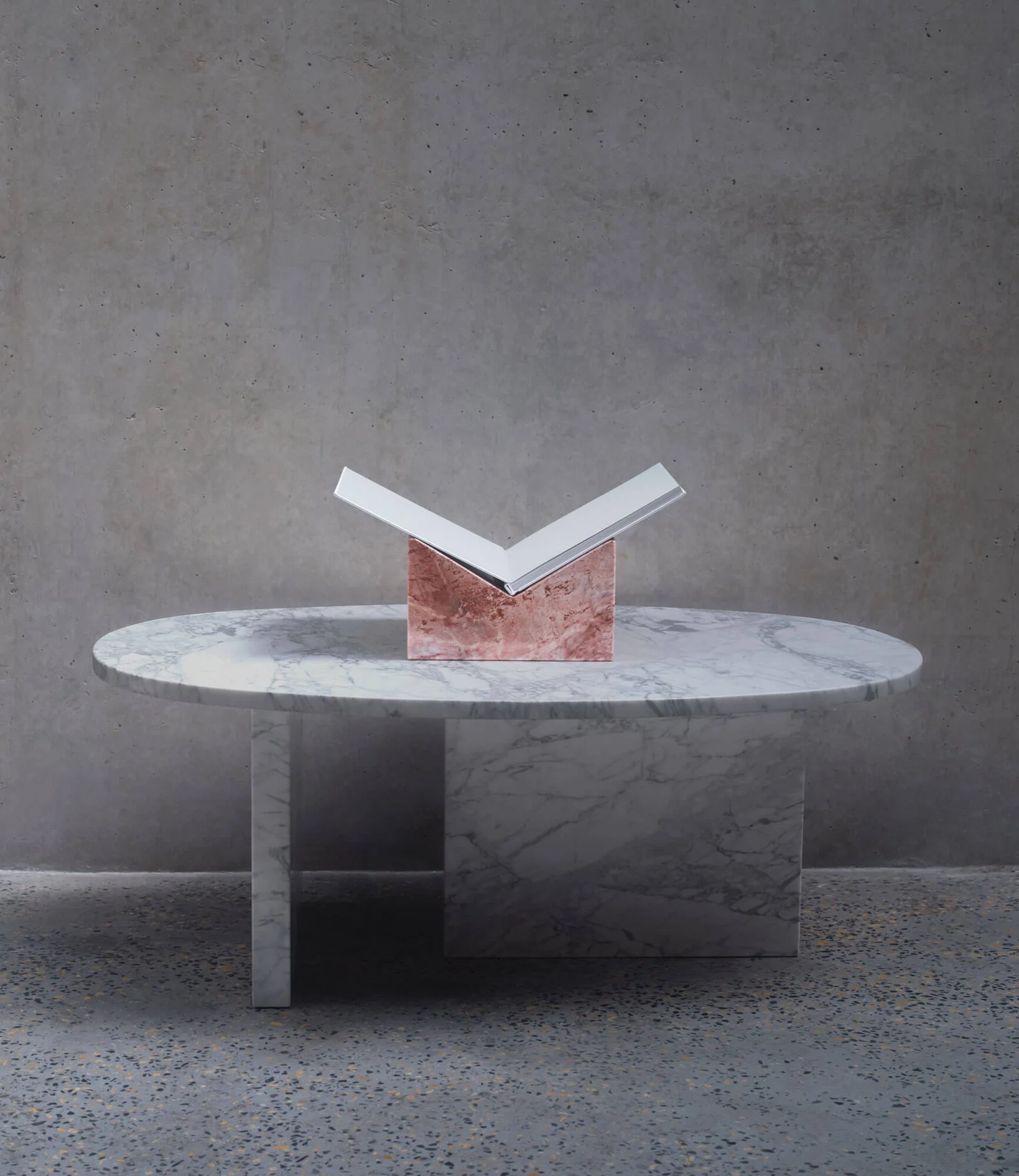 Buchstaender-Marmor-Rosa